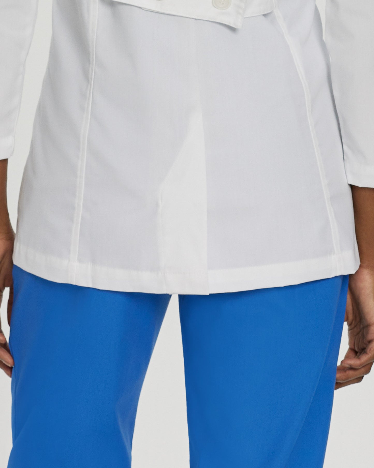 3-Pocket Consultation Jacket | White