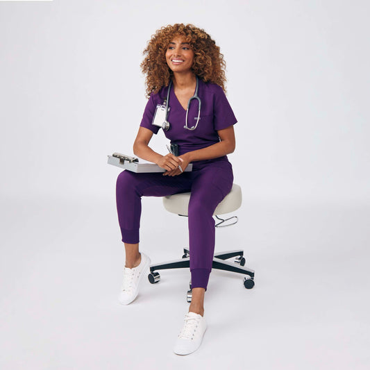 Forward 2-Pocket V-Neck Top | Eggplant