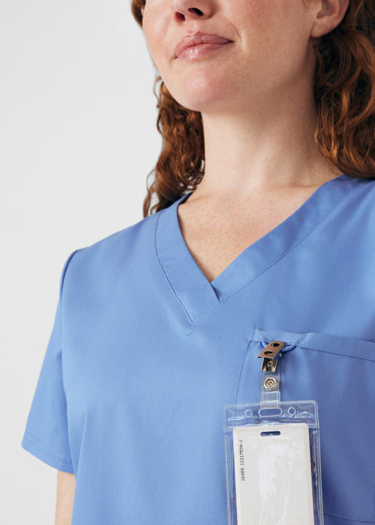 ProFlex 2-Pocket V-Neck Top | Ceil