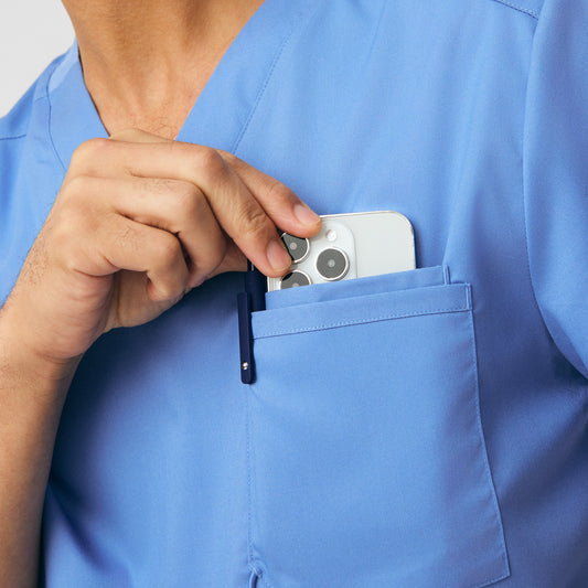 ProFlex 2-Pocket V-Neck Top | Ceil