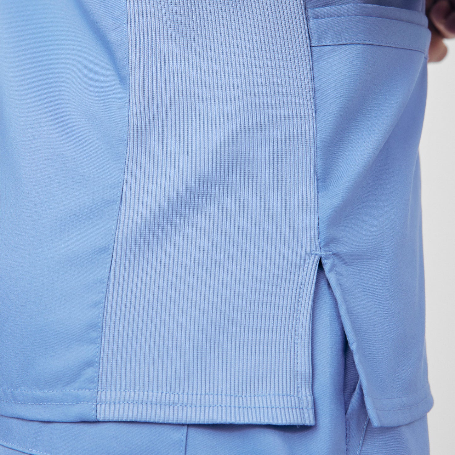 ProFlex 4-Pocket V-Neck Top | Ceil