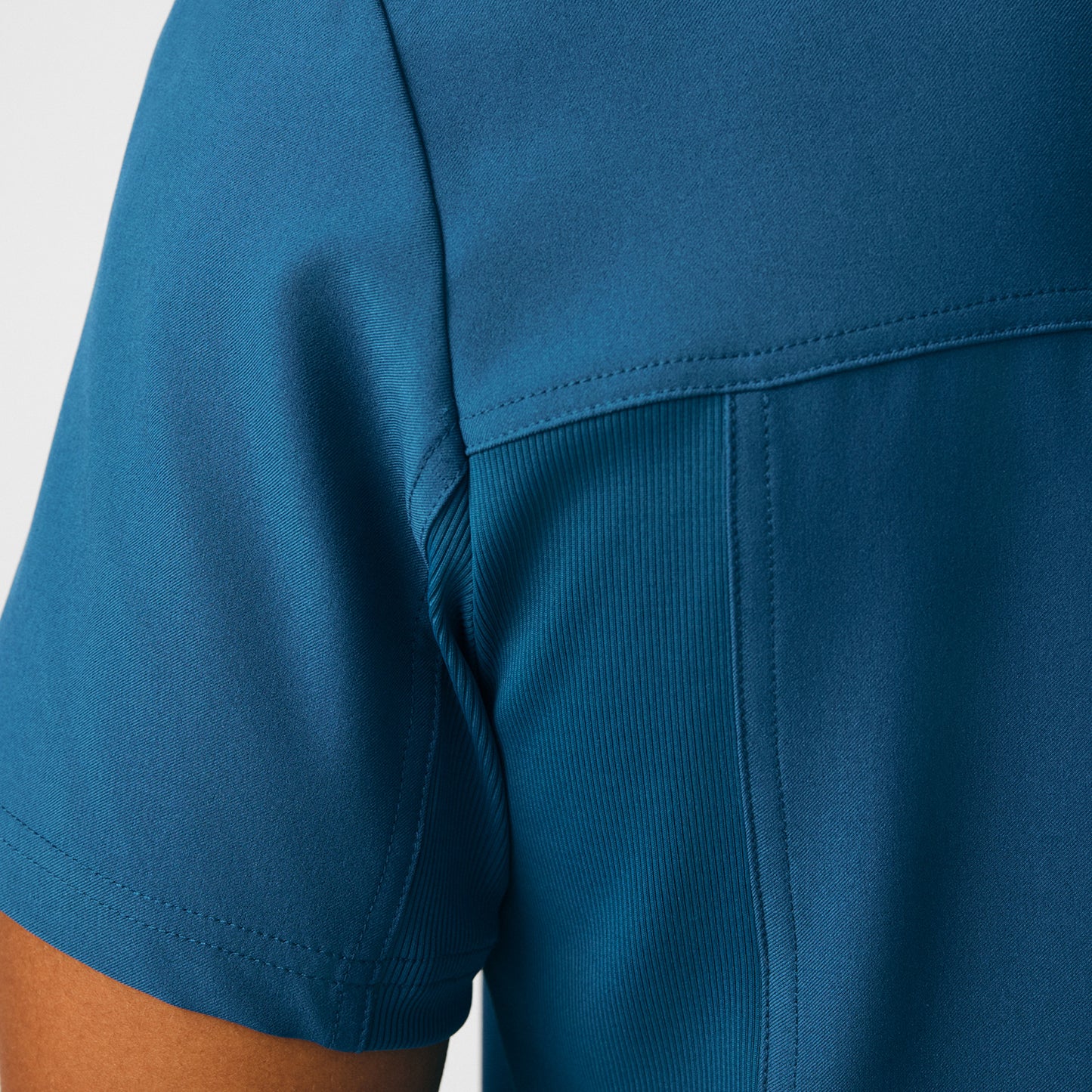 Forward 4-Pocket V-Neck Top | Caribbean