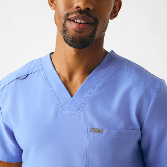 Forward 4-Pocket V-Neck Top | Ceil