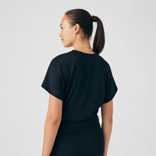 Forward 2-Pocket V-Neck Top | Black