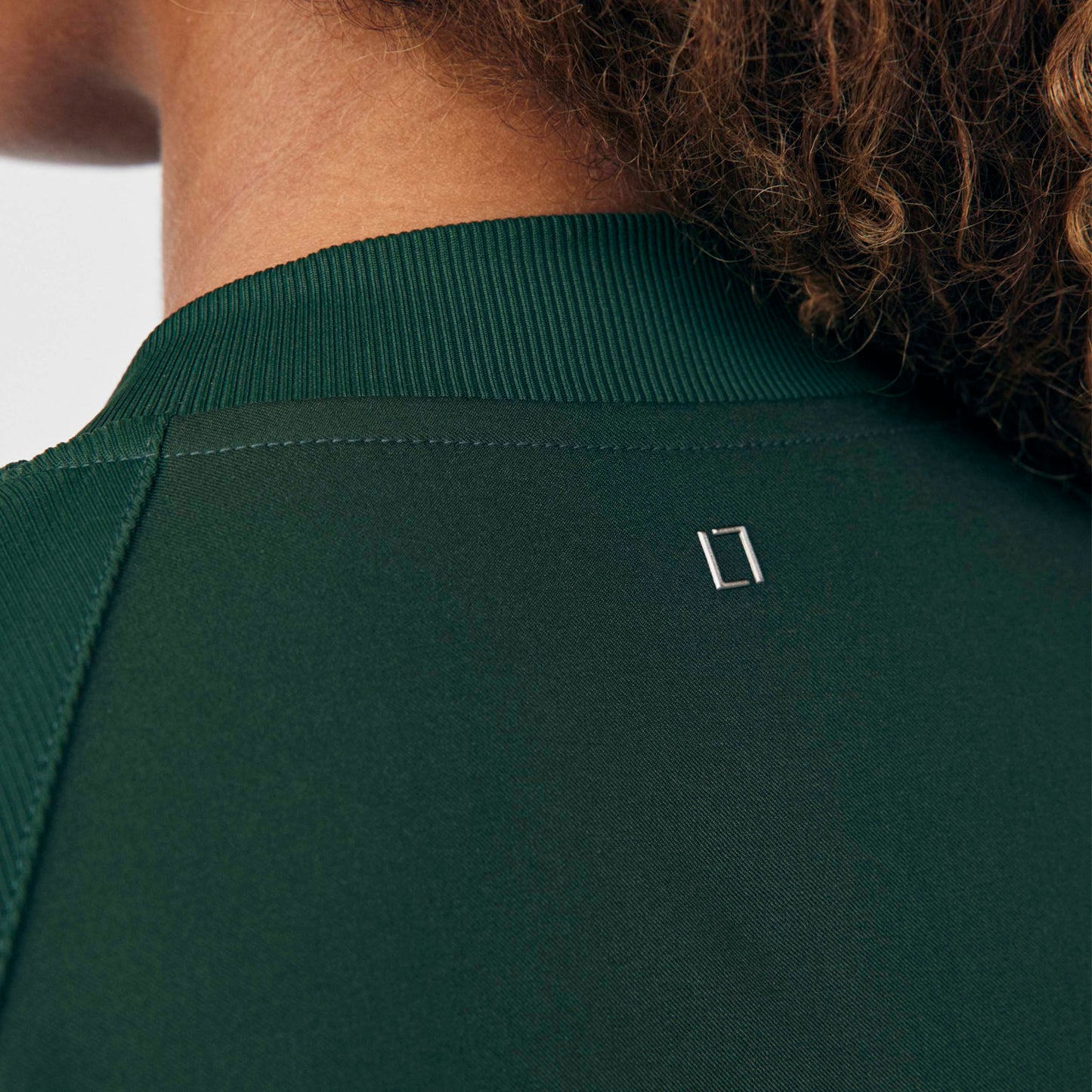 Forward 2-Pocket V-Neck Top | Mountain View