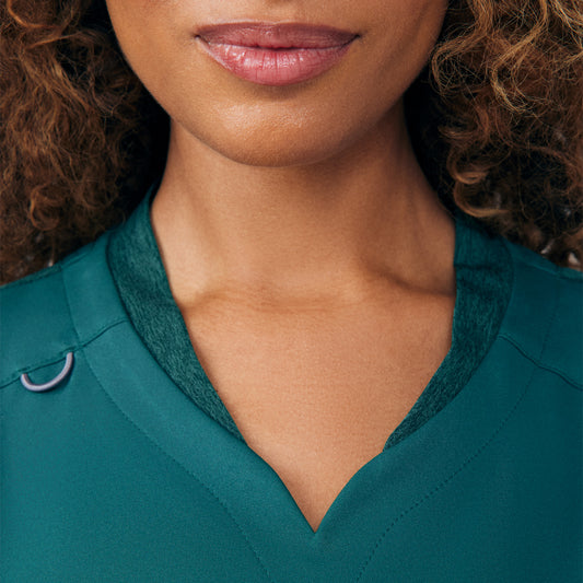 VIBE 2-Pocket V-Neck Top | Fern