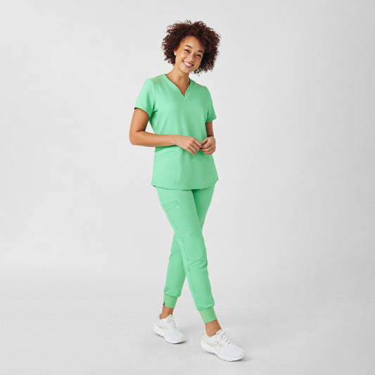 VIBE 3-Pocket V-Neck Top | Mint Julep