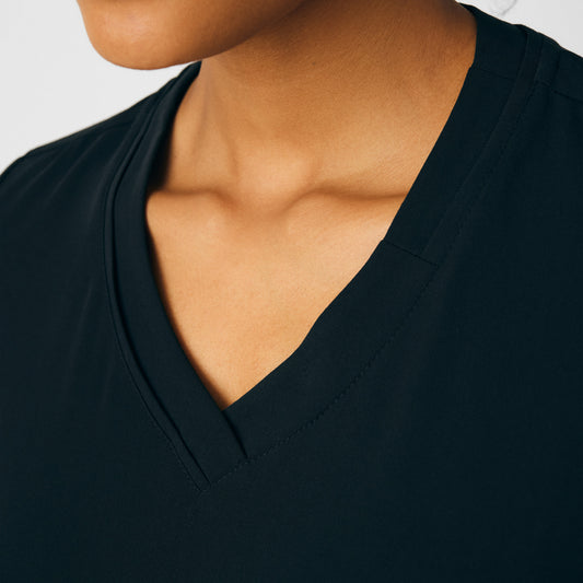 CRFT 3-Pocket V-Neck Top | Black