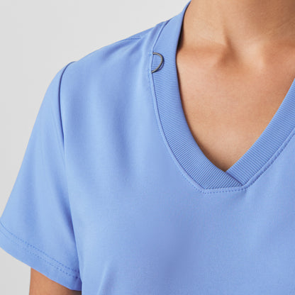 Forward 3-Pocket V-Neck Top  | Ceil