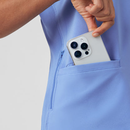 Forward 3-Pocket V-Neck Top  | Ceil