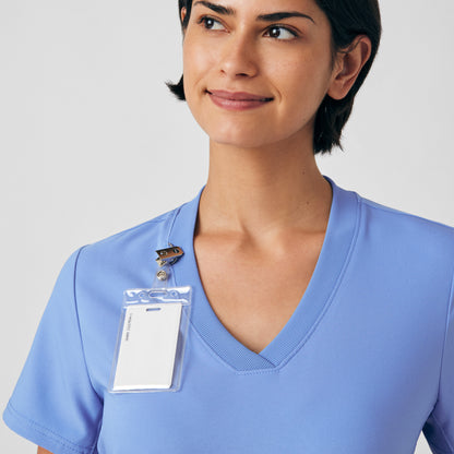 Forward 3-Pocket V-Neck Top  | Ceil