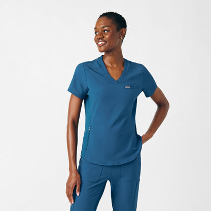 Forward 2-Pocket V-Neck Top  | Caribbean