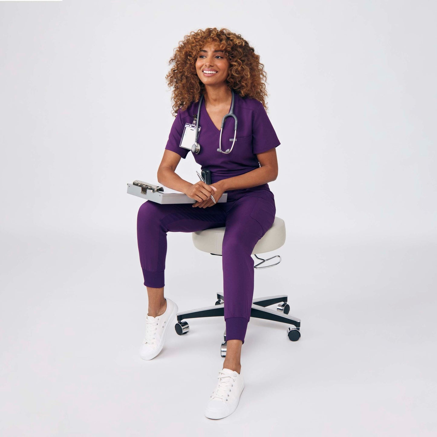 Forward 2-Pocket V-Neck Top  | Eggplant