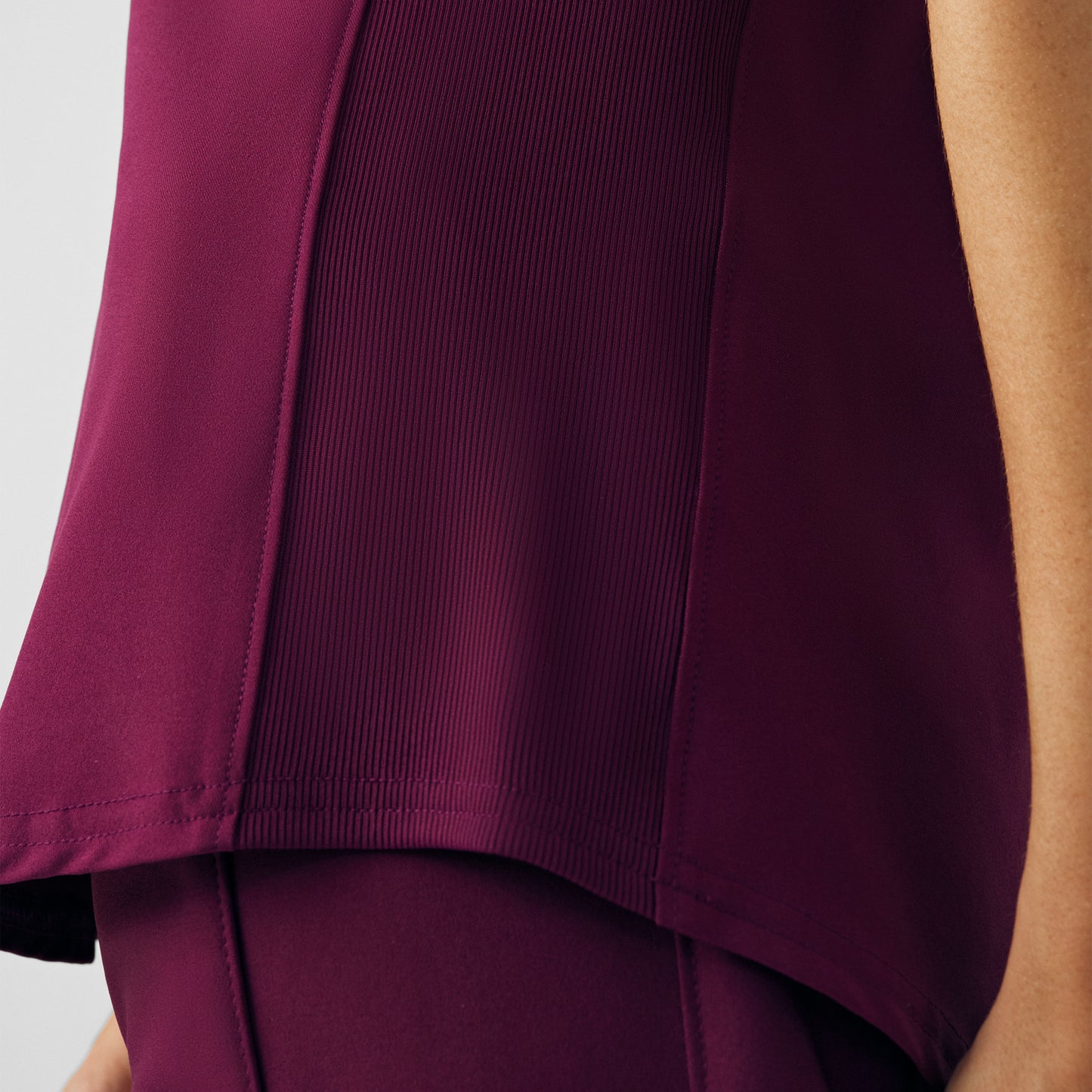 Forward 2-Pocket V-Neck Top  | Wine