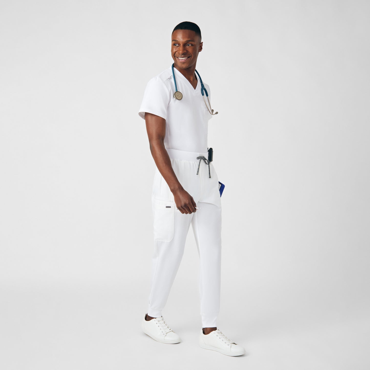 Forward 2-Pocket V-Neck Top  | White