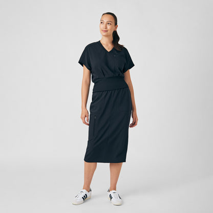 Forward 2-Pocket V-Neck Top  | Black