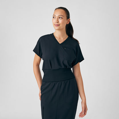 Forward 2-Pocket V-Neck Top  | Black