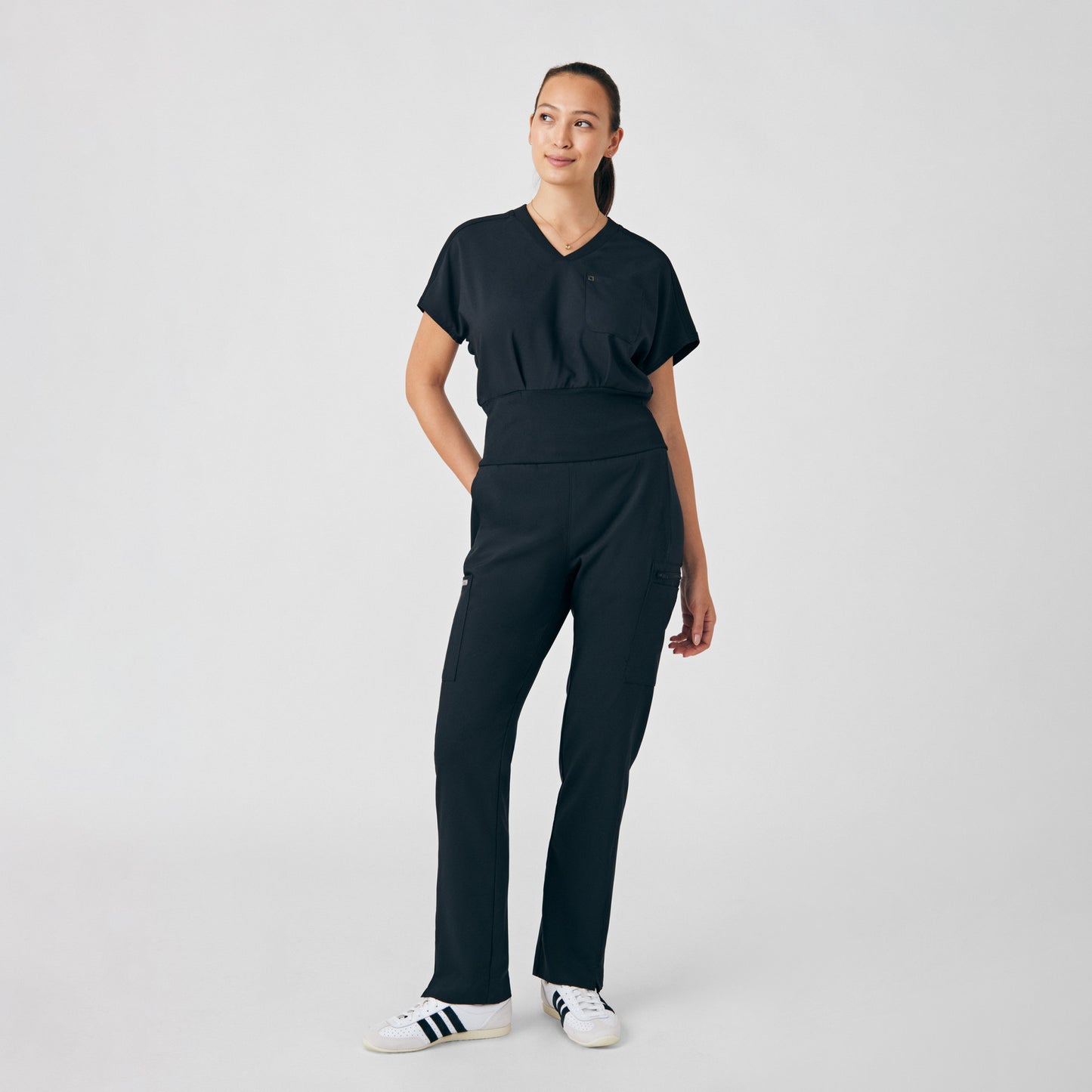 Forward 2-Pocket V-Neck Top  | Black