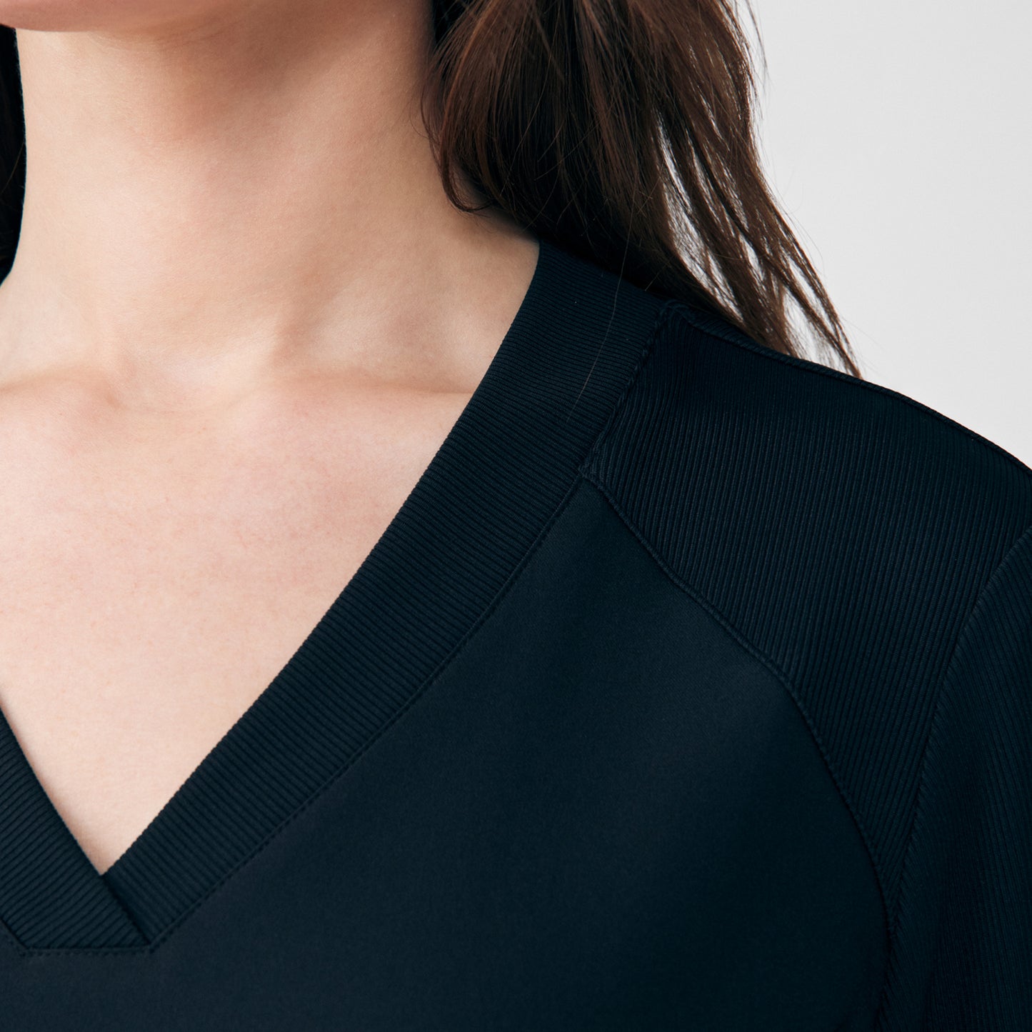 Forward 2-Pocket V-Neck Top  | Black