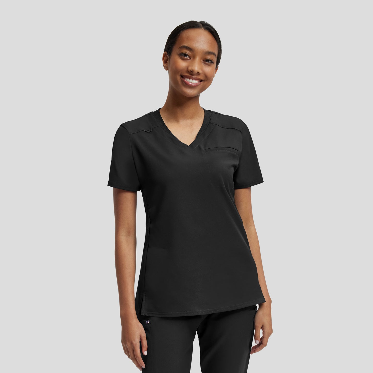 VIBE 2-Pocket V-Neck Top  | Black