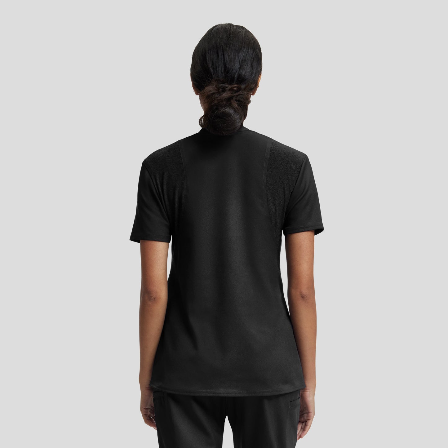 VIBE 2-Pocket V-Neck Top  | Black
