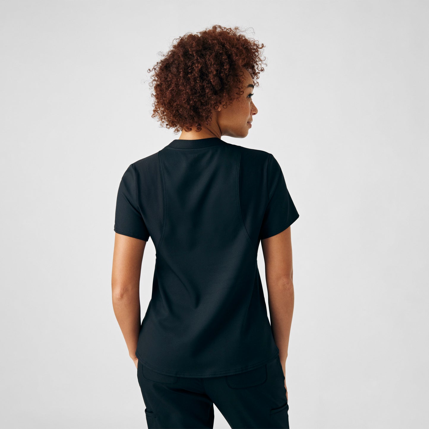 VIBE 2-Pocket V-Neck Top  | Black