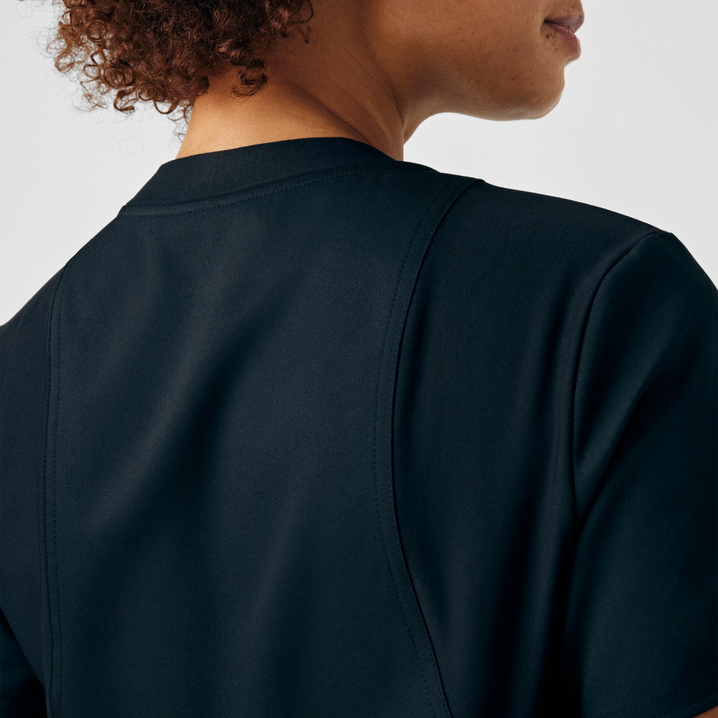 VIBE 2-Pocket V-Neck Top  | Black