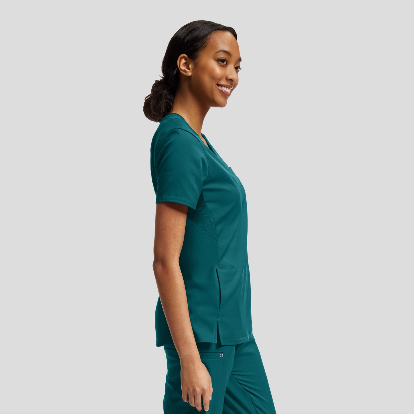 VIBE 2-Pocket V-Neck Top  | Caribbean