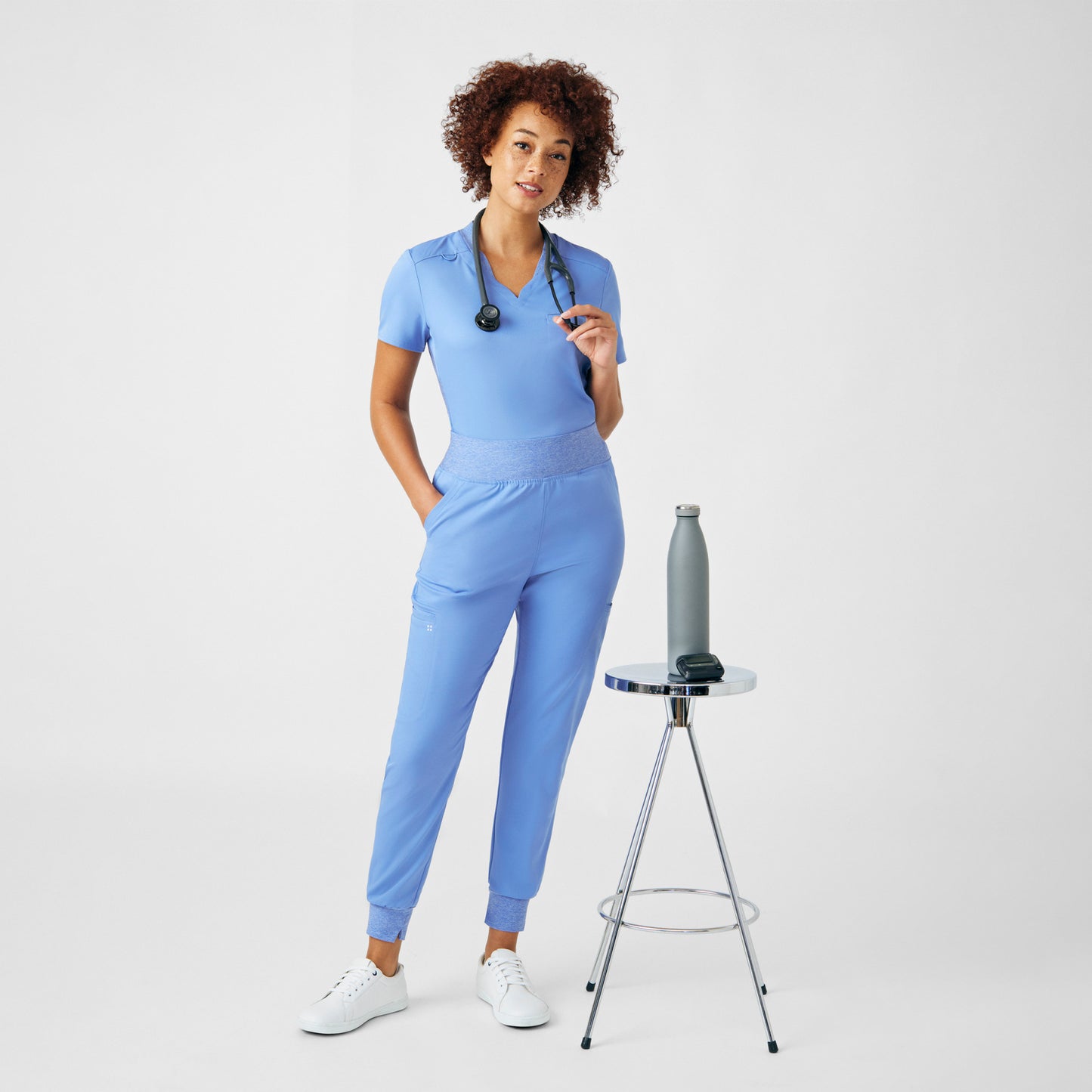 VIBE 2-Pocket V-Neck Top  | Ceil