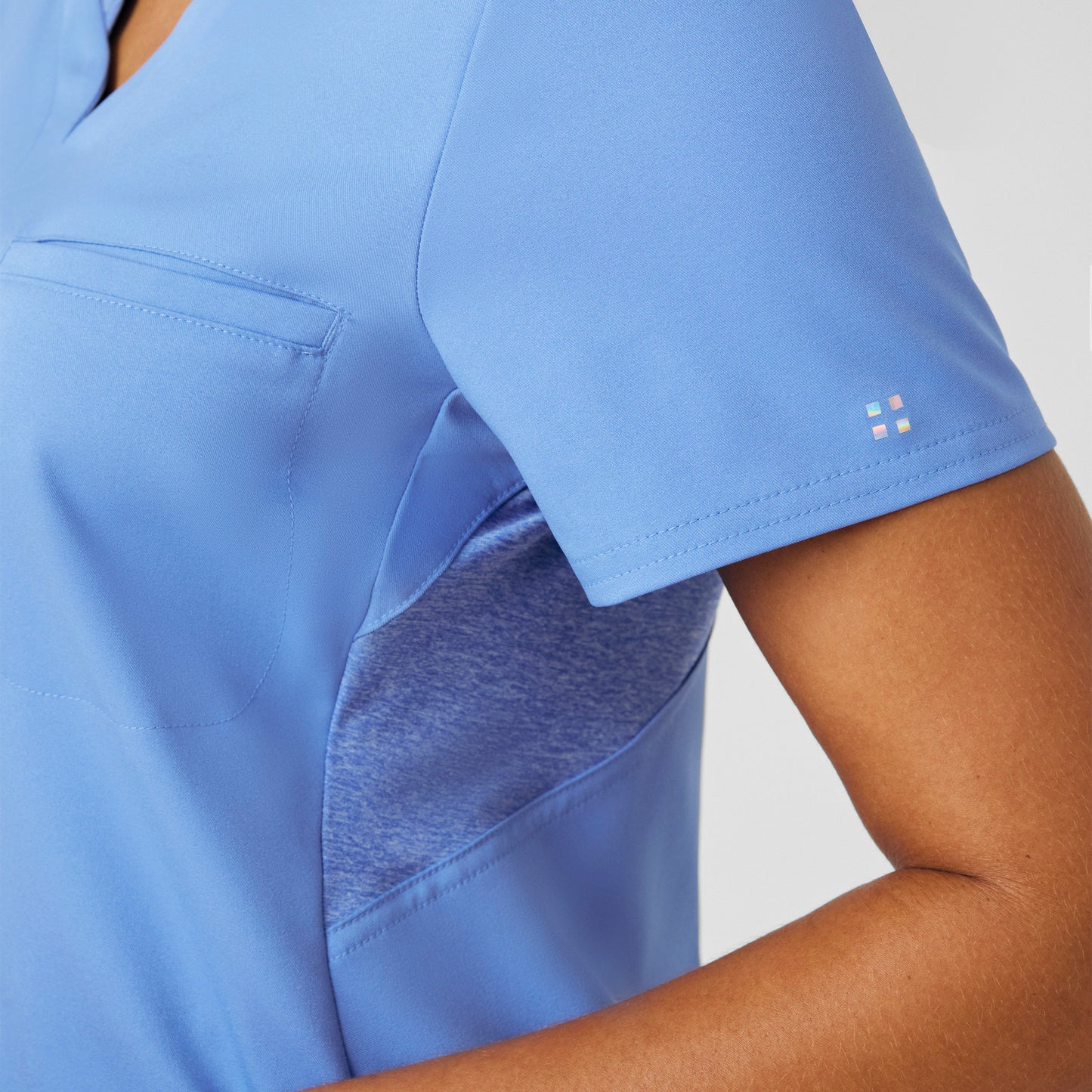 VIBE 2-Pocket V-Neck Top  | Ceil