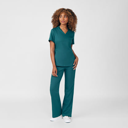 VIBE 2-Pocket V-Neck Top  | Fern