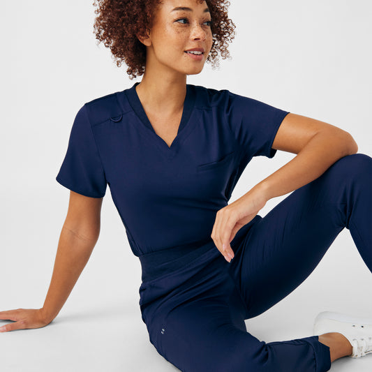 VIBE 2-Pocket V-Neck Top  | Navy
