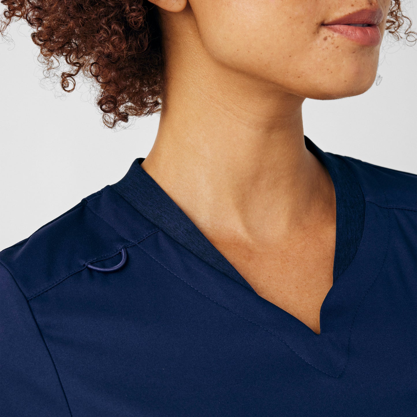 VIBE 2-Pocket V-Neck Top  | Navy