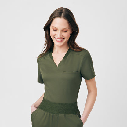 VIBE 2-Pocket V-Neck Top  | Olive