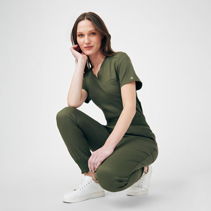 VIBE 2-Pocket V-Neck Top  | Olive