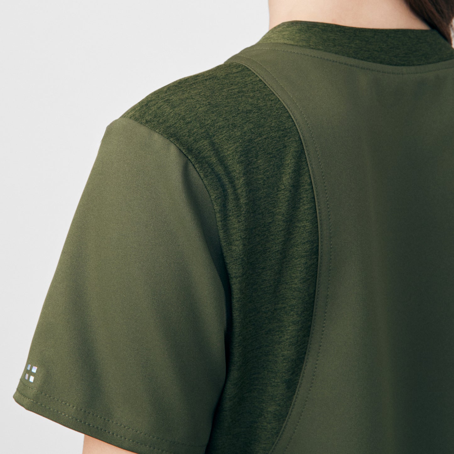 VIBE 2-Pocket V-Neck Top  | Olive