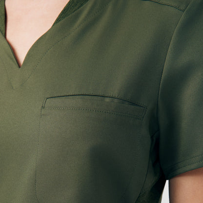 VIBE 2-Pocket V-Neck Top  | Olive