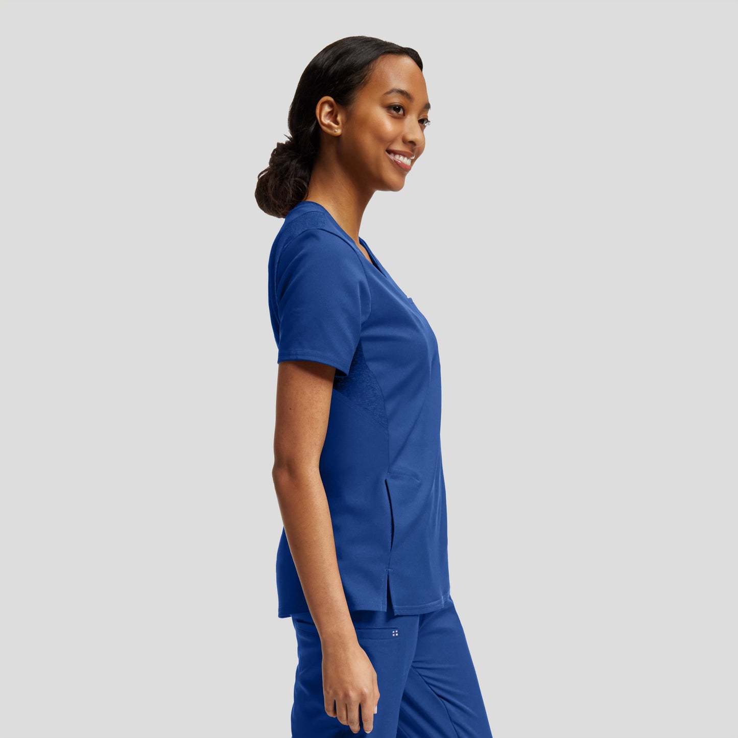 VIBE 2-Pocket V-Neck Top  | Royal