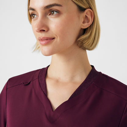 VIBE 2-Pocket V-Neck Top  | Wine