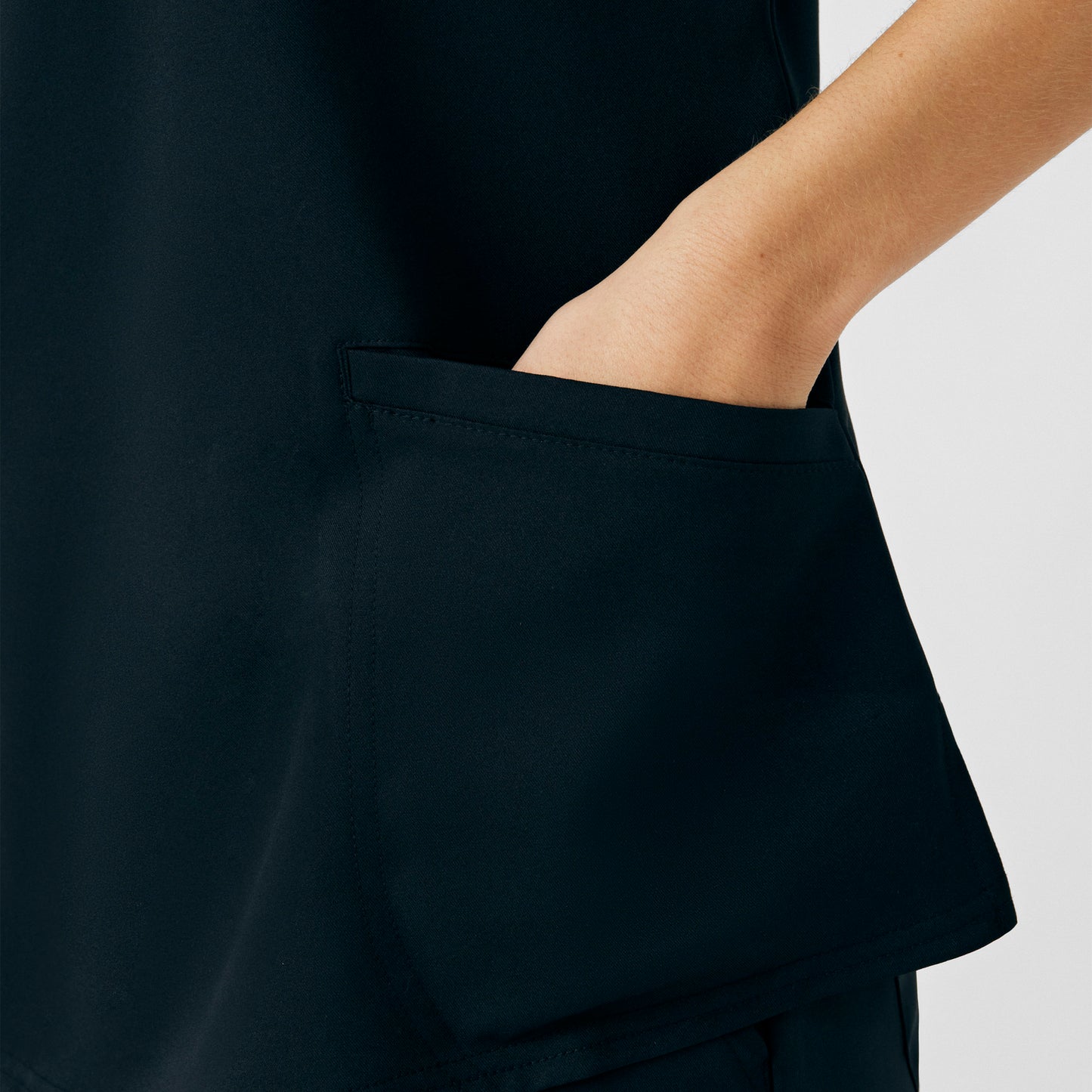 VIBE 3-Pocket V-Neck Top  | Black