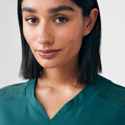 VIBE 3-Pocket V-Neck Top  | Fern