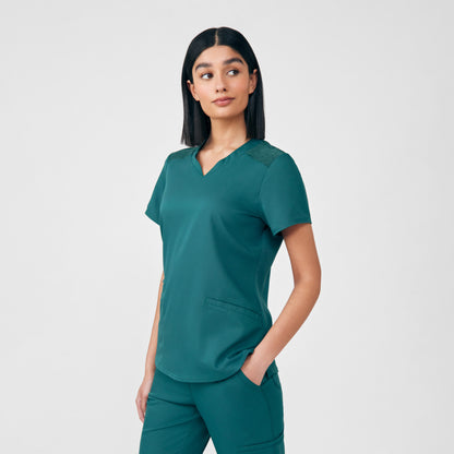 VIBE 3-Pocket V-Neck Top  | Fern