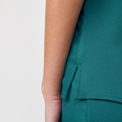 VIBE 3-Pocket V-Neck Top  | Fern