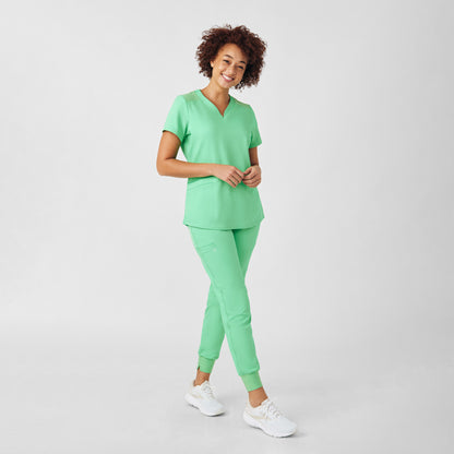 VIBE 3-Pocket V-Neck Top  | Mint Julep