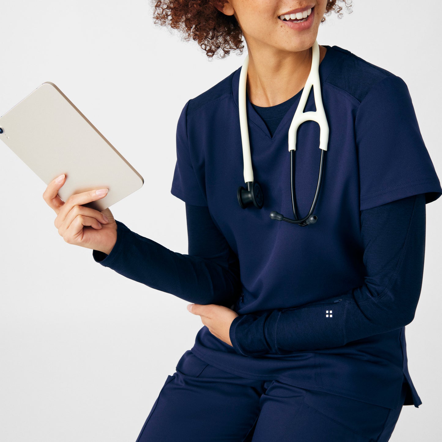 VIBE 3-Pocket V-Neck Top  | Navy