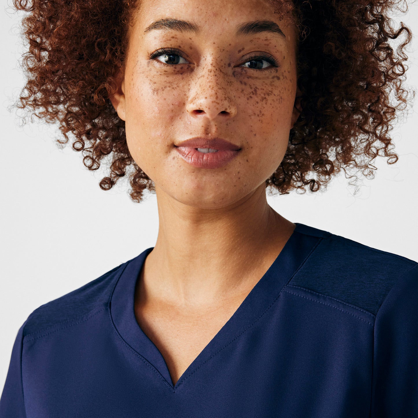 VIBE 3-Pocket V-Neck Top  | Navy