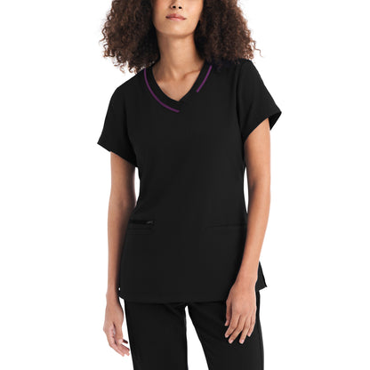 CRFT 3-Pocket V-Neck Top  | Black Sugar Plum
