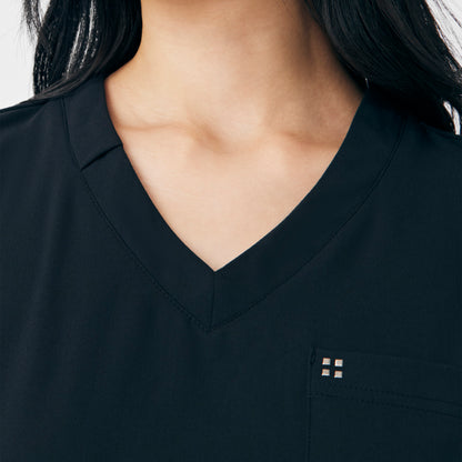 CRFT 1-Pocket V-Neck Top  | Black