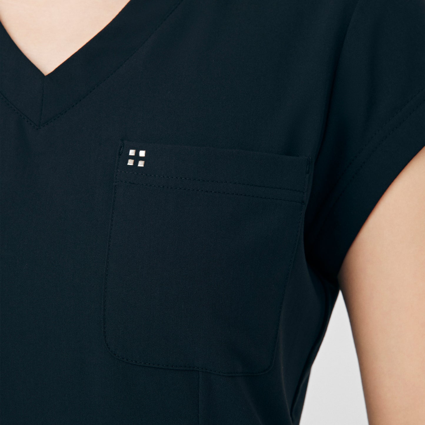 CRFT 1-Pocket V-Neck Top  | Black