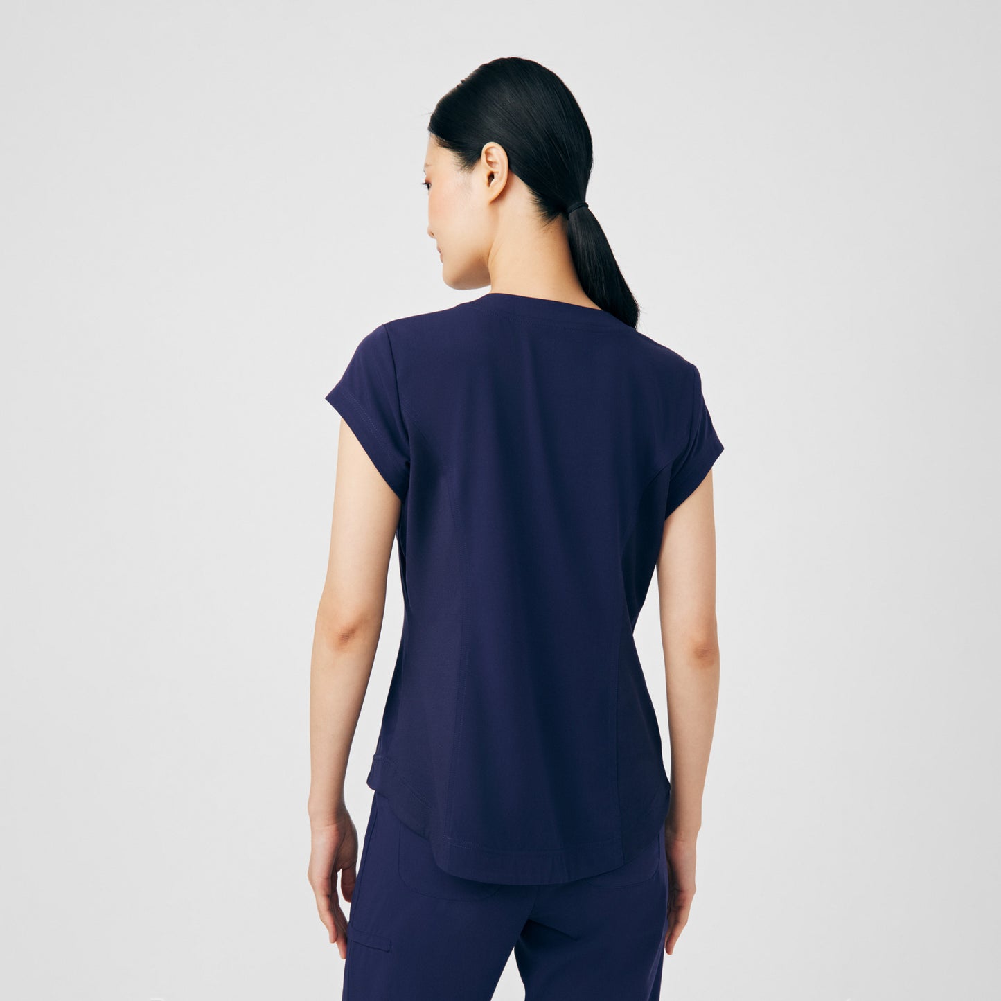 CRFT 1-Pocket V-Neck Top  | Navy